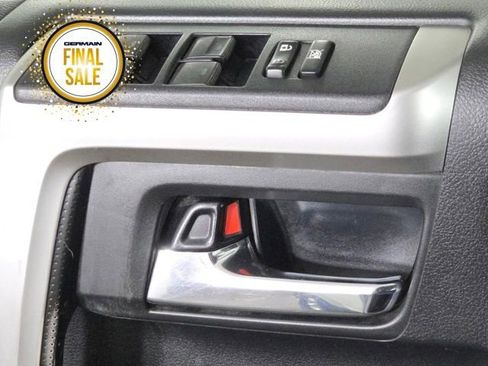 Used 2016 Toyota 4Runner SR5 image 25