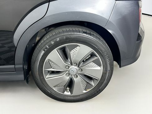 Used 2021 Hyundai Kona Ultimate w/ Cargo Package image 11