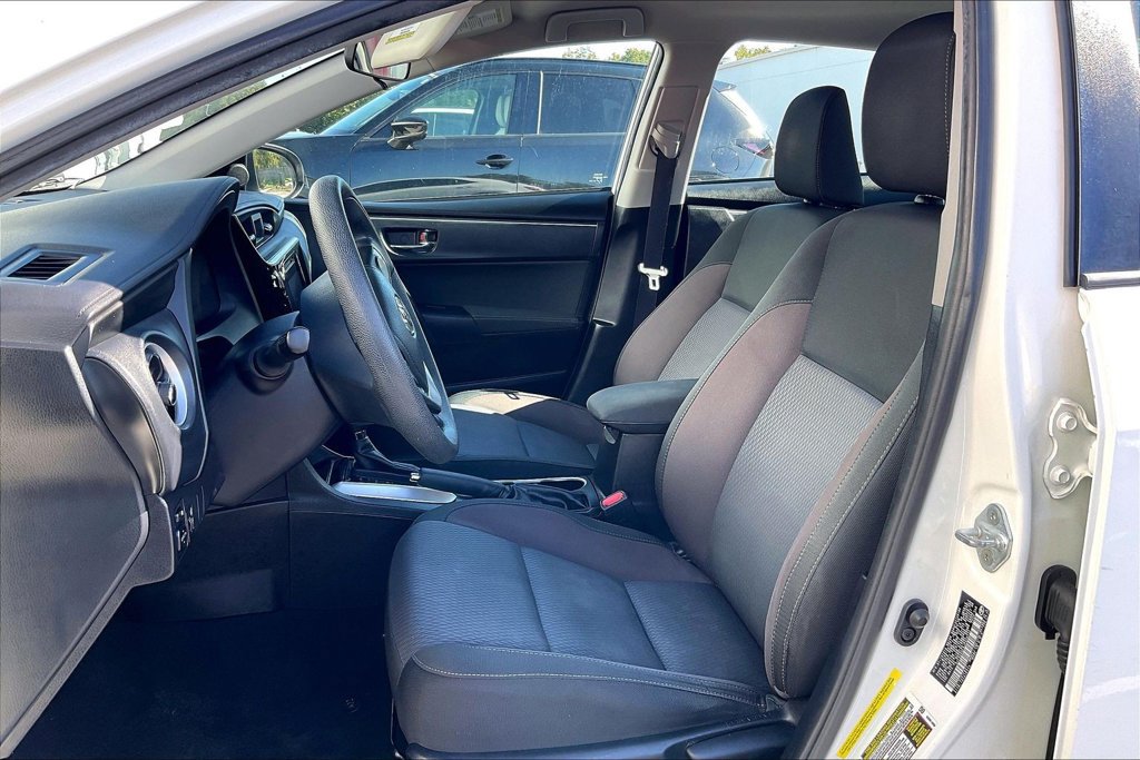 Used 2018 Toyota Corolla LE FWD image 24