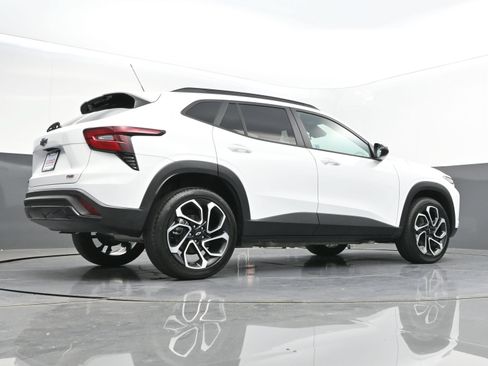 Certified 2025 Chevrolet Trax RS w/ Driver Confidence Package FWD image 44