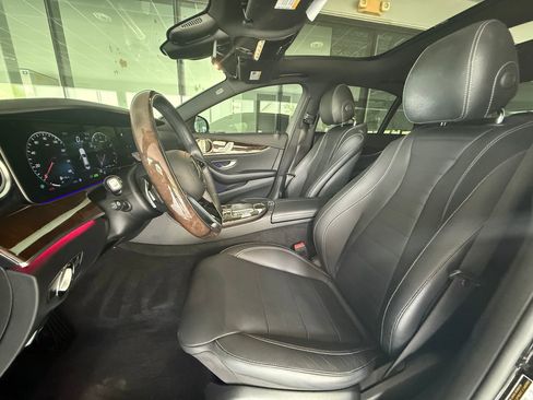 Used 2022 Mercedes-Benz E 450 4MATIC Sedan image 5