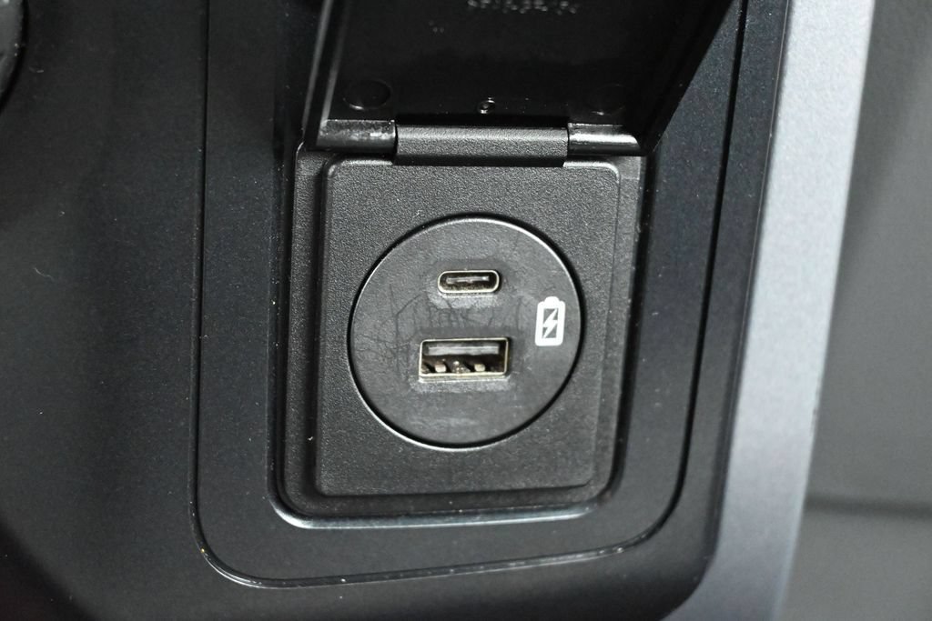 Used 2023 Ford F150 Lariat RWD image 11
