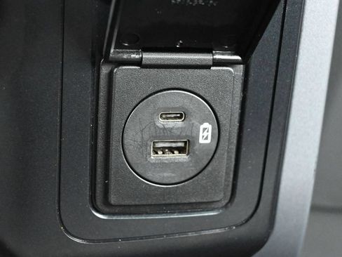 Used 2023 Ford F150 Lariat RWD image 11
