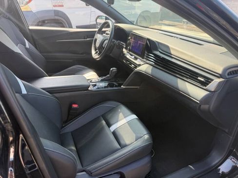 Used 2025 Toyota Camry SE FWD image 8