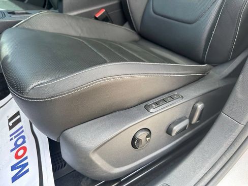 Used 2024 Volkswagen Jetta SEL FWD image 22
