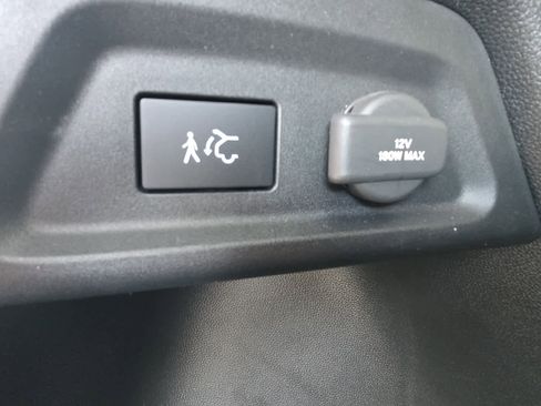 Certified 2023 Honda Pilot Touring image 17