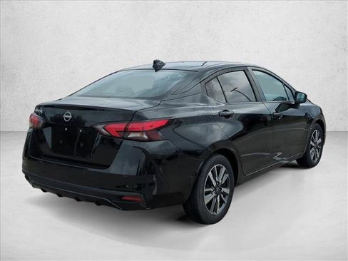 Used 2025 Nissan Versa SV image 5