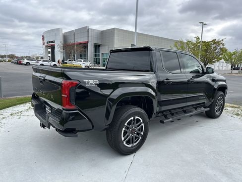 Used 2025 Toyota Tacoma TRD Sport image 10