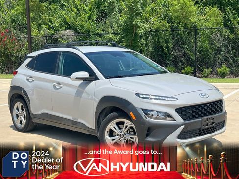 Used 2023 Hyundai Kona SEL FWD image 1