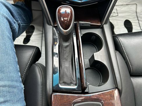 Used 2014 Cadillac XTS Luxury image 27