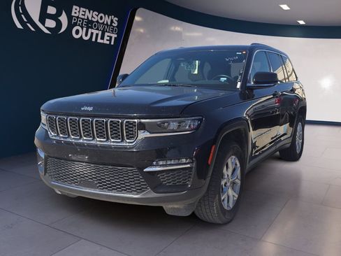 Used 2023 Jeep Grand Cherokee Limited image 1