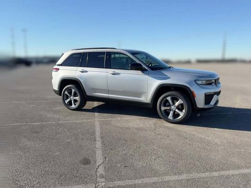 New 2026 Jeep Grand Cherokee Limited image 15