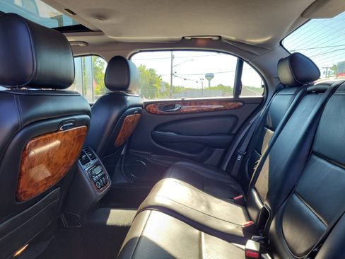 Used 2008 Jaguar XJ8 L RWD image 11