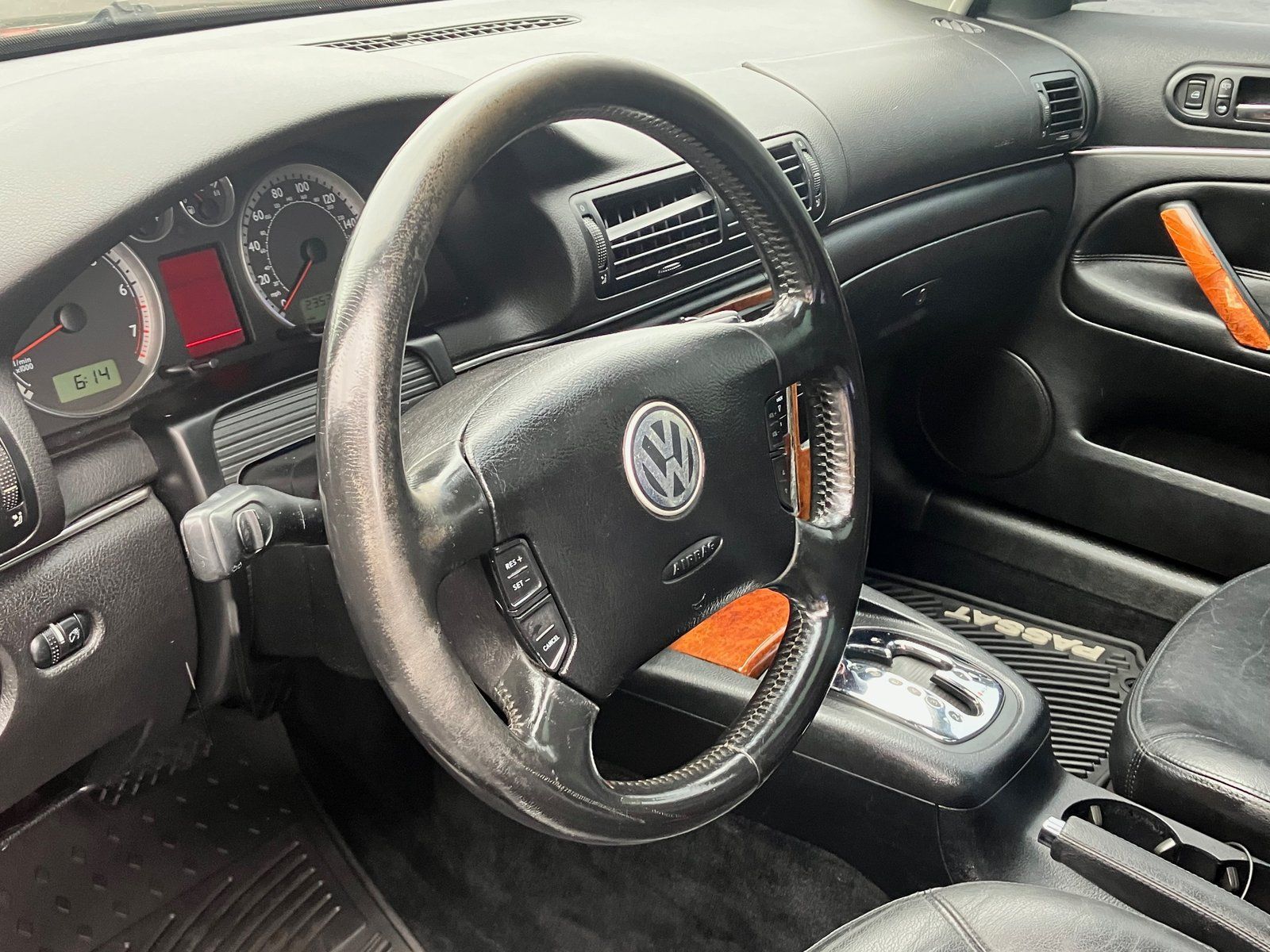 Used 2003 Volkswagen Passat W8 AWD/4WD image 27