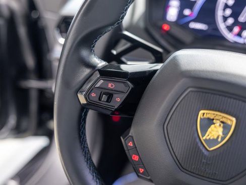 Used 2021 Lamborghini Huracan EVO image 38