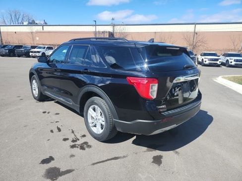 Used 2024 Ford Explorer XLT w/ Equipment Group 202A AWD/4WD image 7