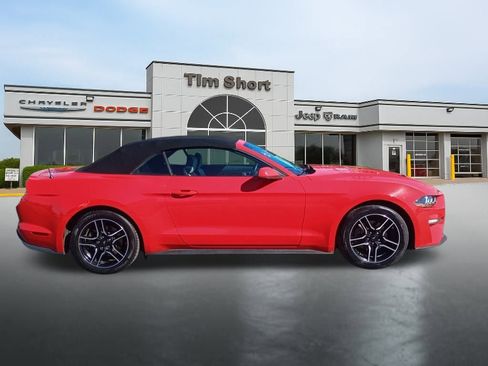 Used 2022 Ford Mustang Premium image 4