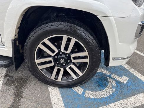 Used 2018 Toyota 4Runner SR5 image 9