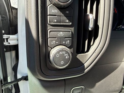 Used 2024 Chevrolet Silverado 1500 Custom Trail Boss w/ LPO, Dark Essentials Package AWD/4WD image 25