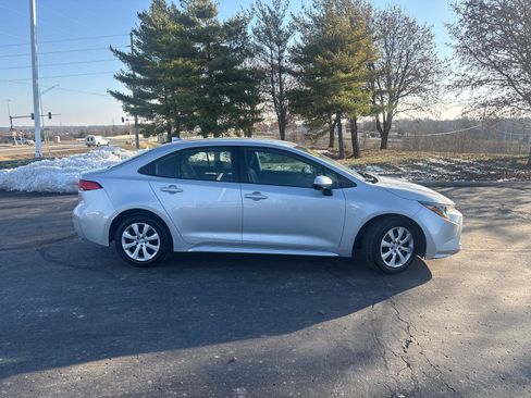 Used 2023 Toyota Corolla LE image 9