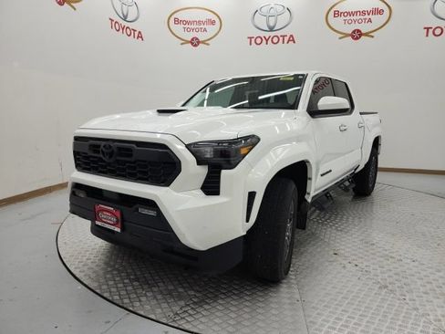 Used 2024 Toyota Tacoma TRD Sport RWD image 2