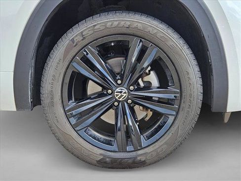 Used 2023 Volkswagen Atlas Cross Sport SEL R-Line AWD/4WD image 21