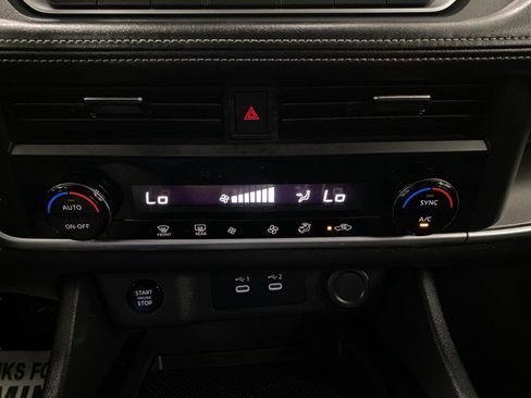 Certified 2025 Nissan Rogue SV AWD/4WD image 24
