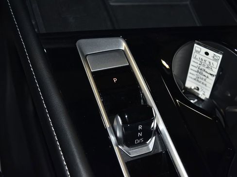 Used 2024 Volkswagen Atlas Cross Sport SE image 14