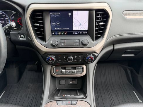 Used 2023 GMC Acadia Denali w/ Denali Ultimate Package AWD/4WD image 18