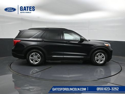 Used 2020 Ford Explorer XLT RWD image 3