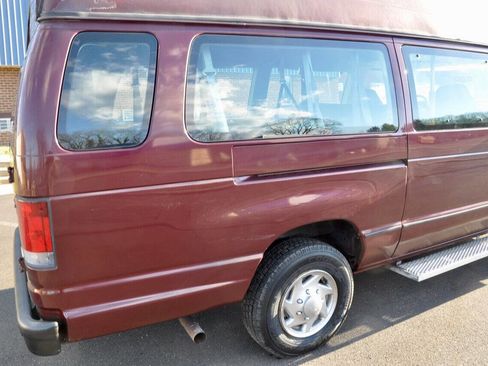Used 2005 Ford E-350 and Econoline 350 XL image 14