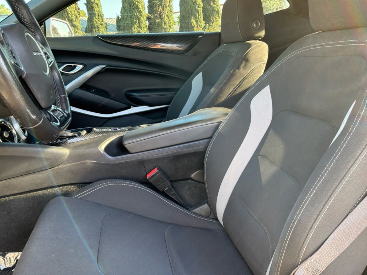 Used 2017 Chevrolet Camaro SS RWD image 17