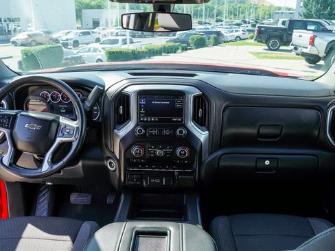 Used 2020 Chevrolet Silverado 1500 LT Trail Boss AWD/4WD image 31
