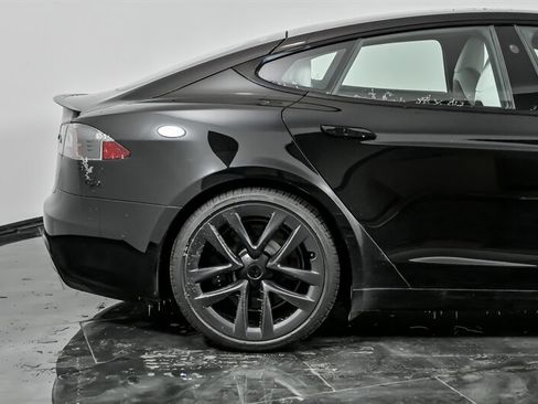 Used 2022 Tesla Model S Plaid image 12