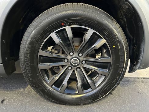 Used 2019 Nissan Armada Platinum w/ Captain's Chairs Package image 31