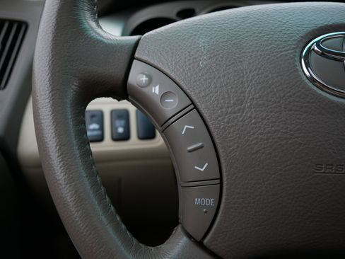 Used 2007 Toyota Highlander Limited AWD/4WD image 25