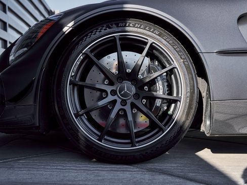 Used 2021 Mercedes-Benz AMG GT Black Series image 3