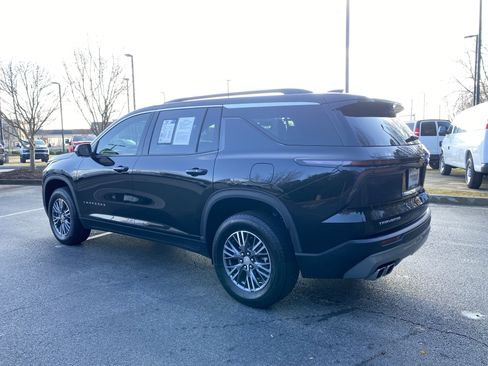 Used 2024 Chevrolet Traverse LT w/ Trailering Package image 7