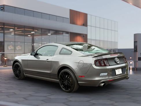 Used 2013 Ford Mustang Coupe image 4