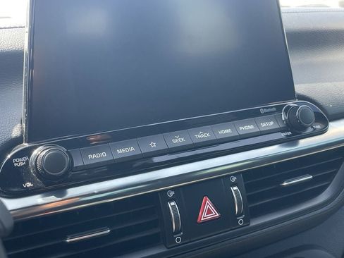 Certified 2021 Kia Forte GT-Line image 11