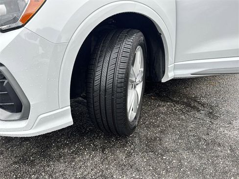 Used 2020 Audi Q3 2.0T Premium w/ Convenience Package image 32