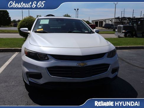 Used 2016 Chevrolet Malibu Premier w/ Driver Confidence Package II FWD image 3