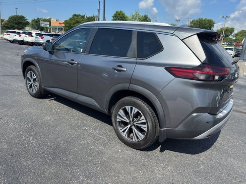 Used 2022 Nissan Rogue SV w/ SV Premium Package FWD image 5