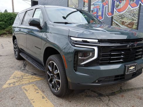 New 2026 Chevrolet Suburban RST w/ RST Capability Package AWD/4WD image 47