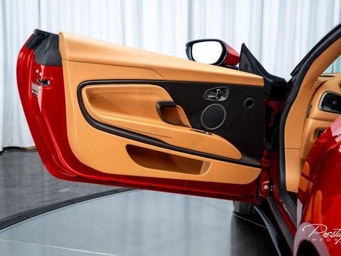 Used 2020 Aston Martin DB11 AMR image 26