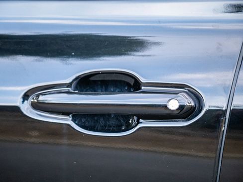 Used 2024 Toyota Highlander XLE image 19