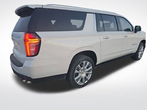 Used 2024 Chevrolet Suburban High Country w/ Advanced Technology Package image 7