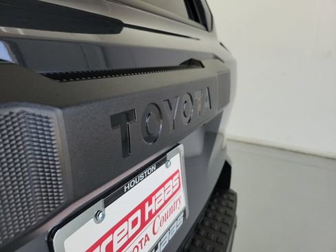Used 2025 Toyota 4Runner SR5 AWD/4WD image 8