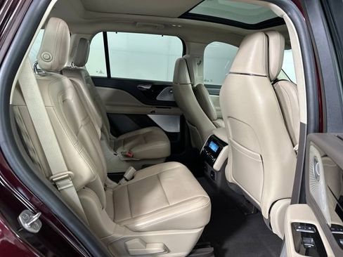 Used 2020 Lincoln Aviator Reserve w/ Equipment Group 202A AWD/4WD image 27