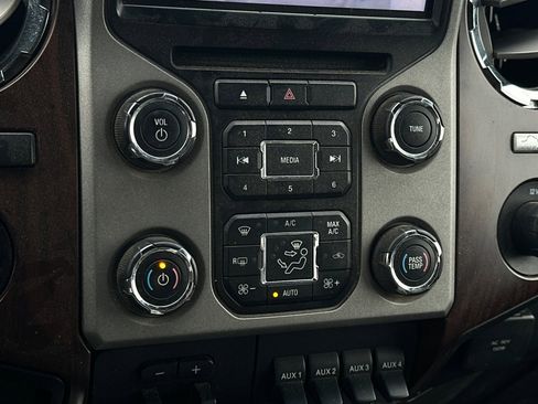 Used 2013 Ford F350 Lariat w/ Lariat Chrome Pkg image 19